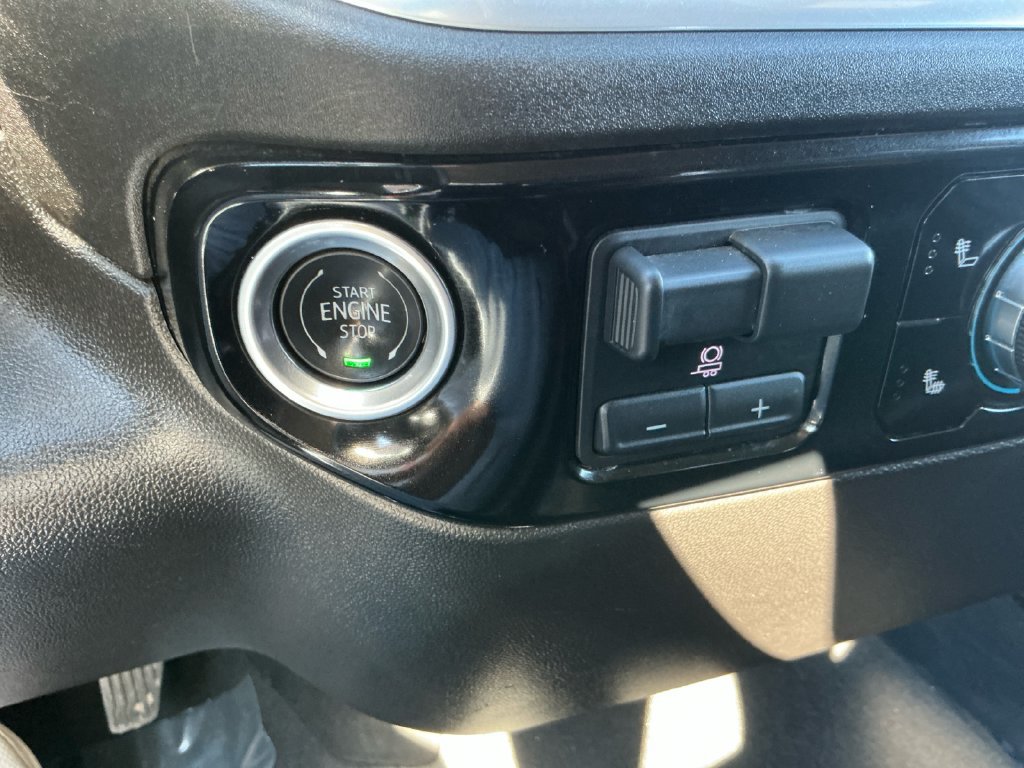 Used 2025 GMC Sierra 1500 SLT AWD/4WD image 21