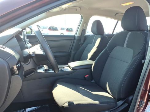 Used 2024 Nissan Sentra SV FWD image 23
