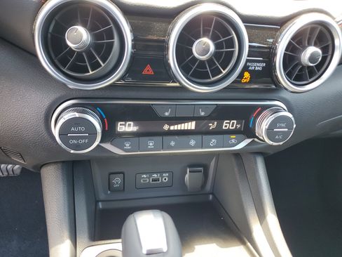Used 2025 Nissan Sentra SR w/ Midnight Edition FWD image 14