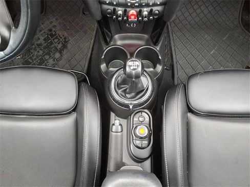 Used 2017 MINI Cooper S image 19