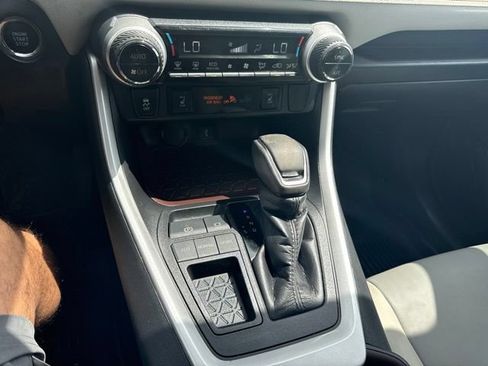 Used 2021 Toyota RAV4 Limited FWD image 8
