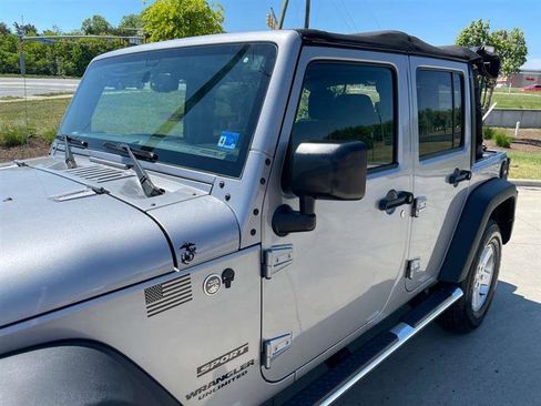 Used 2016 Jeep Wrangler Unlimited Sport w/ Quick Order Package 24S AWD/4WD image 29