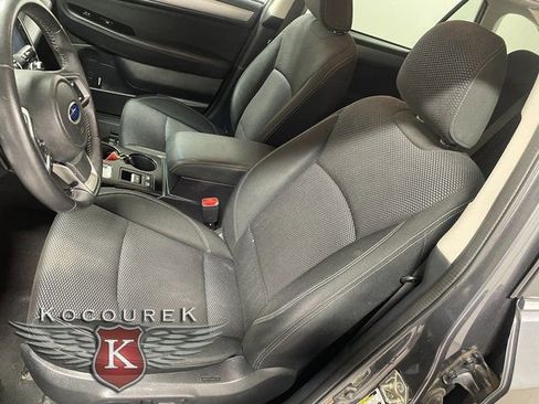 Used 2019 Subaru Outback 2.5i Premium image 12