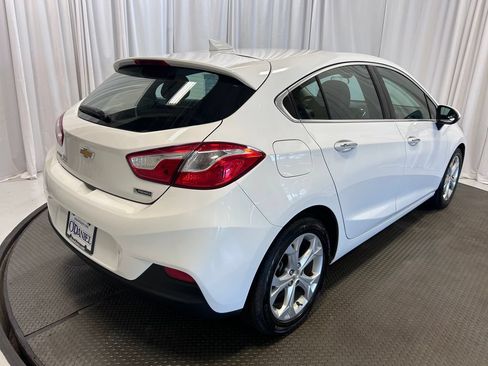 Used 2018 Chevrolet Cruze Premier FWD image 27
