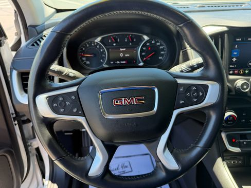 Used 2022 GMC Terrain SLT w/ LPO, Floor Liner Package AWD/4WD image 13