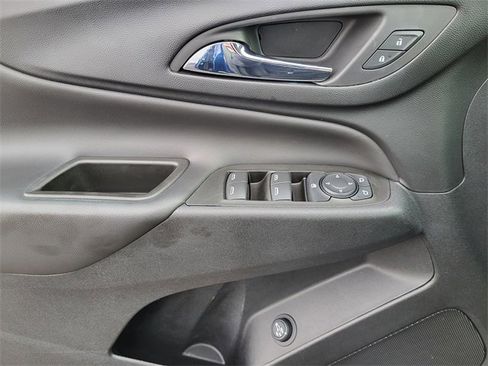 Used 2022 Chevrolet Equinox LT image 13