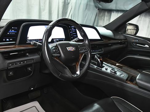 Used 2023 Cadillac Escalade Premium Luxury AWD/4WD image 21