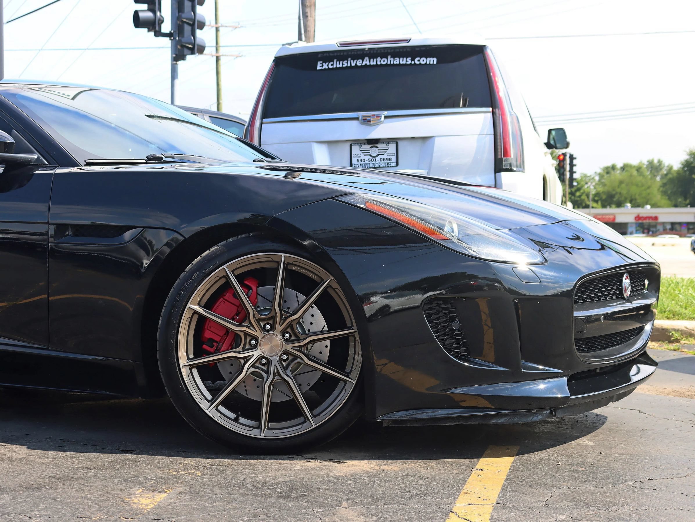 Used 2015 Jaguar F-TYPE R RWD image 4