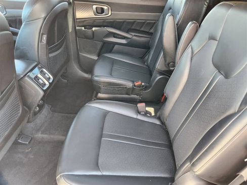 Used 2022 Kia Sorento SX image 24