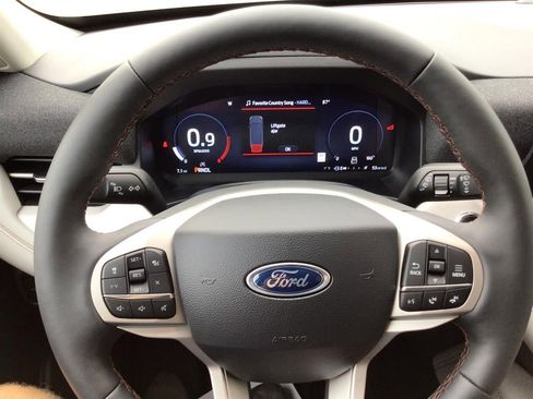 New 2025 Ford Explorer Active w/ Active Comfort Package image 23