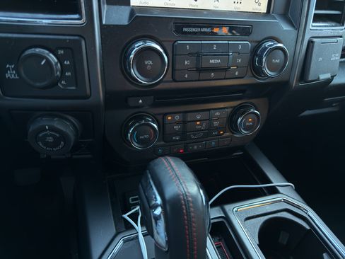 Used 2018 Ford F150 Lariat image 14