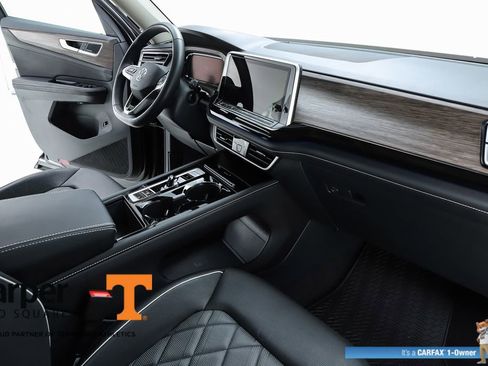 Used 2025 Volkswagen Atlas SEL Premium R-Line AWD/4WD image 33