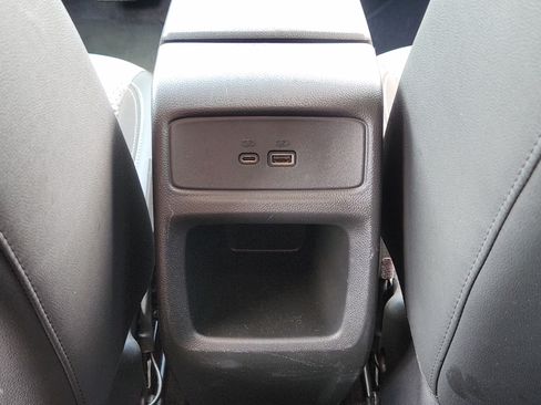 Used 2025 Chevrolet Trax LT FWD image 31
