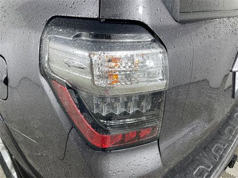 Used 2019 Toyota 4Runner SR5 Premium image 21