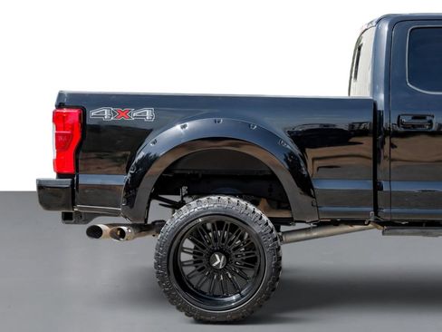 Used 2019 Ford F250 Lariat w/ Lariat Ultimate Package AWD/4WD image 6
