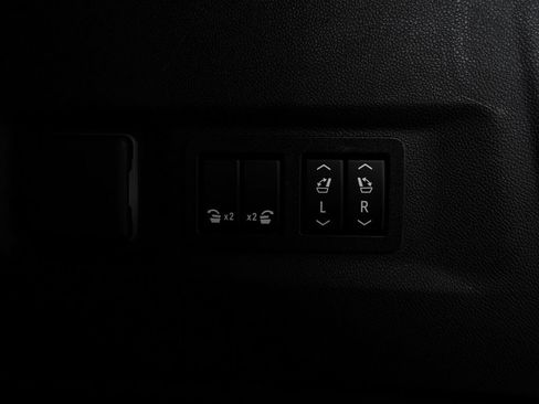Used 2022 GMC Yukon XL Denali AWD/4WD image 44
