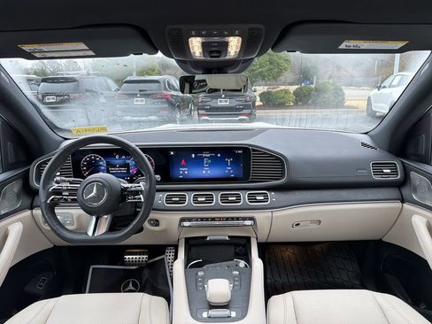 Used 2024 Mercedes-Benz GLS 450 4MATIC image 30