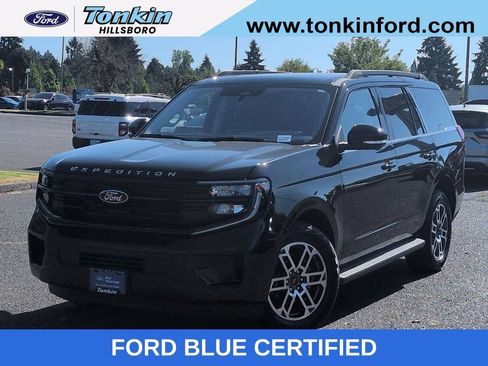 Certified 2025 Ford Expedition Active AWD/4WD image 1