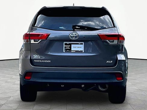 Used 2019 Toyota Highlander XLE FWD image 5