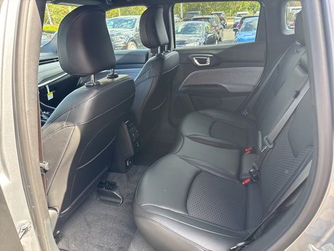 Used 2023 Jeep Compass Latitude w/ Convenience Group image 47