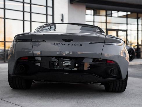 Used 2025 Aston Martin DB12 Coupe RWD image 7