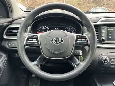 Used 2019 Kia Sorento LX image 7