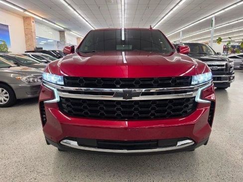 Used 2022 Chevrolet Suburban LS w/ Driver Alert Package AWD/4WD image 3