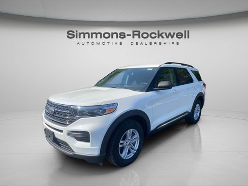Used 2022 Ford Explorer XLT image 1