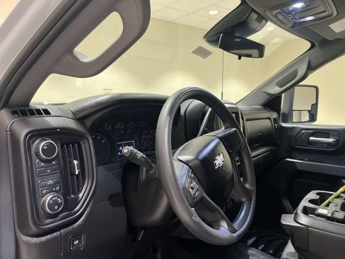 Used 2025 Chevrolet Silverado 2500 W/T w/ WT Convenience Package AWD/4WD image 9
