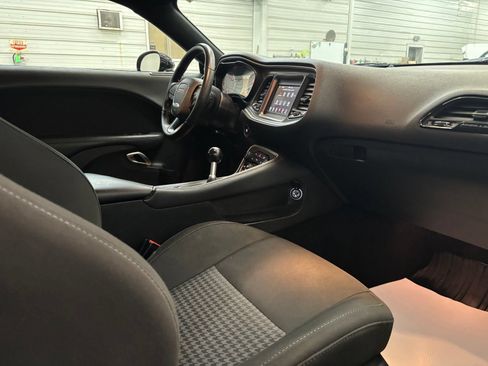 Used 2019 Dodge Challenger R/T RWD image 23