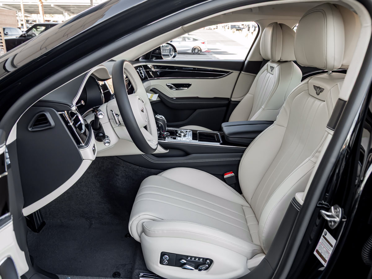 Used 2026 Bentley Flying Spur V8 AWD/4WD image 2