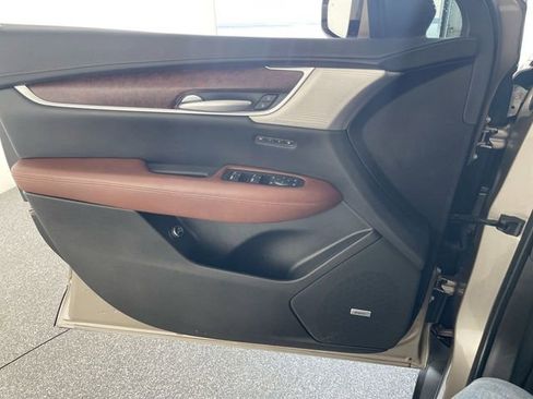 Used 2023 Cadillac XT5 Sportv w/ LPO, Floor Liner Package image 37