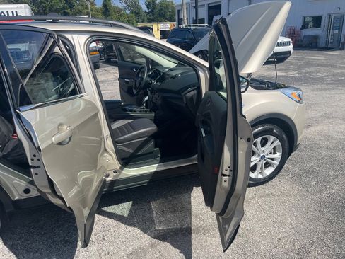 Used 2018 Ford Escape SEL image 16