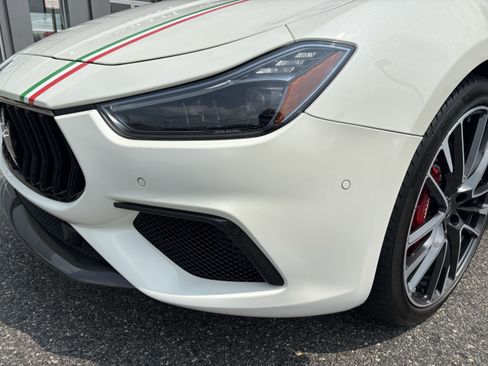 Used 2021 Maserati Ghibli Trofeo image 11