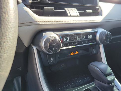 Used 2023 Toyota RAV4 XLE FWD image 23