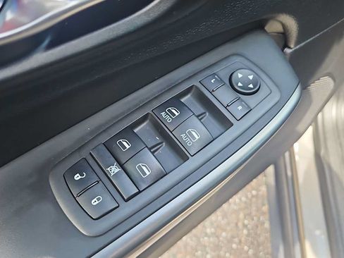 Used 2021 Jeep Cherokee Latitude Plus w/ Mopar Interior Package AWD/4WD image 15