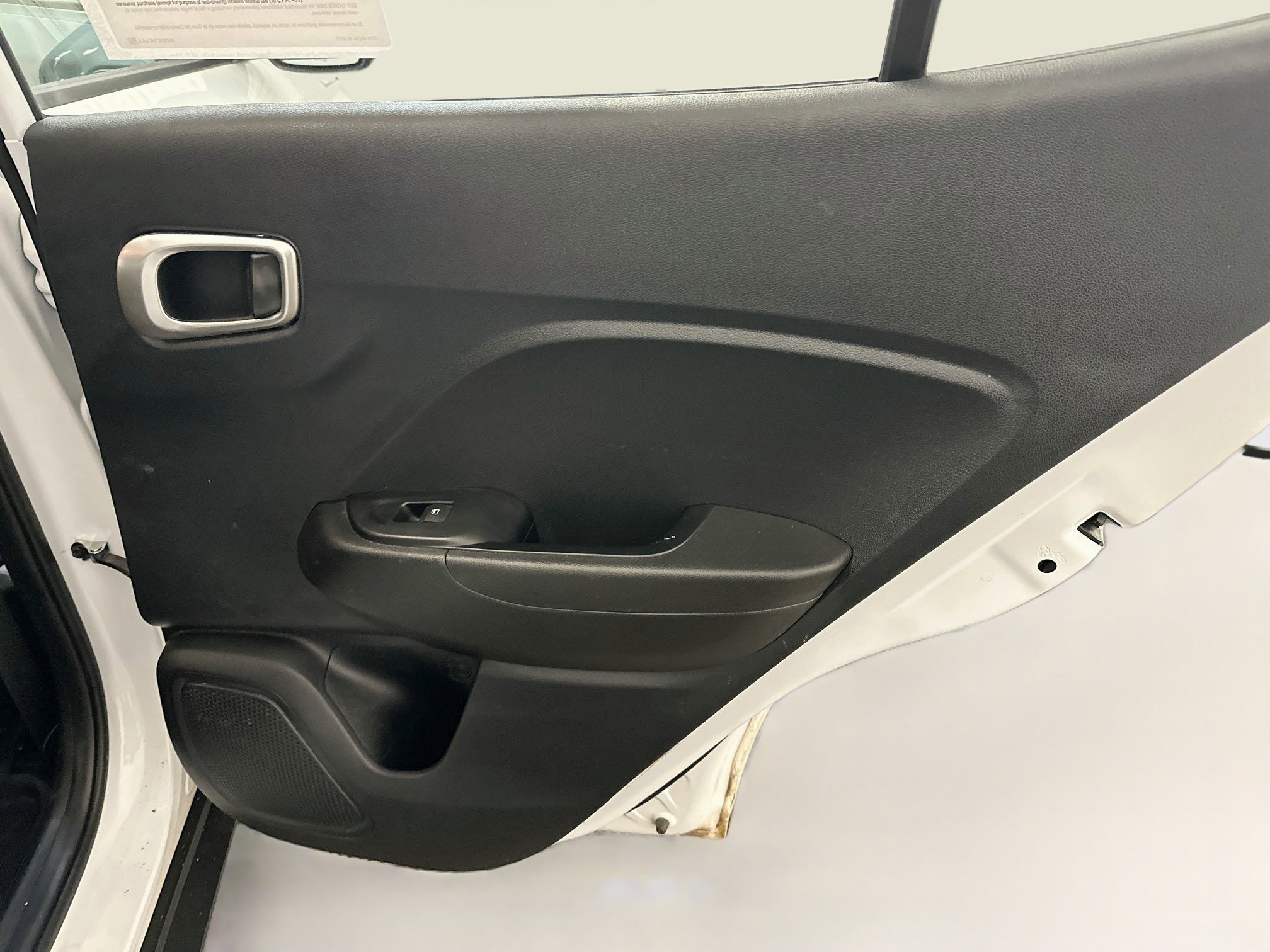 Used 2022 Hyundai Venue SE FWD image 30