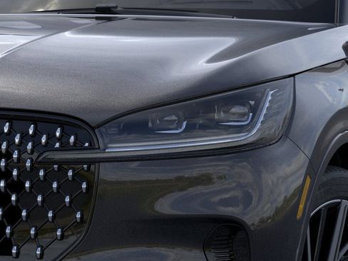 New 2026 Lincoln Aviator Black Label w/ Dynamic Handling Package AWD/4WD image 18