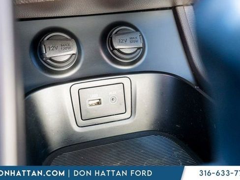 Used 2017 Hyundai Santa Fe Limited image 11