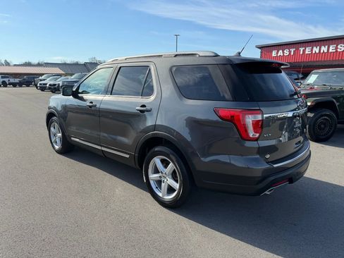 Used 2018 Ford Explorer XLT w/ Equipment Group 202A image 3