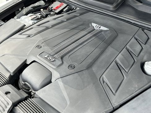 Certified 2023 Bentley Bentayga Extended Wheelbase image 46