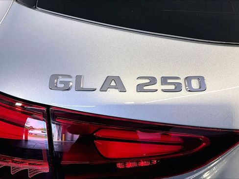 New 2026 Mercedes-Benz GLA 250 4MATIC image 6