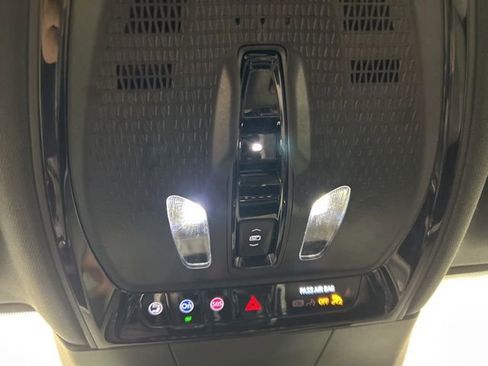 Used 2024 Cadillac Lyriq Luxury image 25