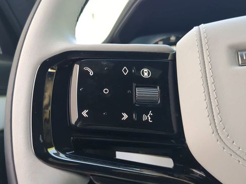 Used 2025 Land Rover Range Rover Sport Dynamic SE image 25