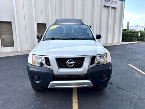 Used 2015 Nissan Xterra X image 2