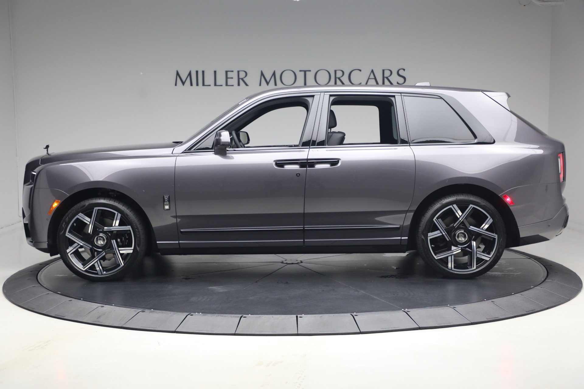 New 2027 Rolls-Royce Cullinan Black Badge AWD/4WD image 3