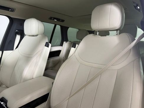 Used 2025 Land Rover Range Rover SE image 15