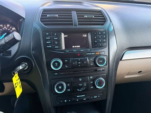 Used 2016 Ford Explorer FWD image 8