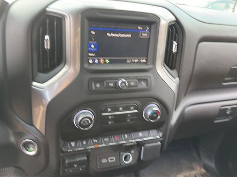 Used 2025 Chevrolet Silverado 2500 Custom w/ Custom Value Package AWD/4WD image 5