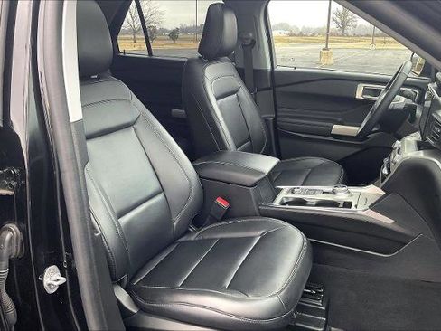 Certified 2023 Ford Explorer XLT w/ Equipment Group 202A image 8